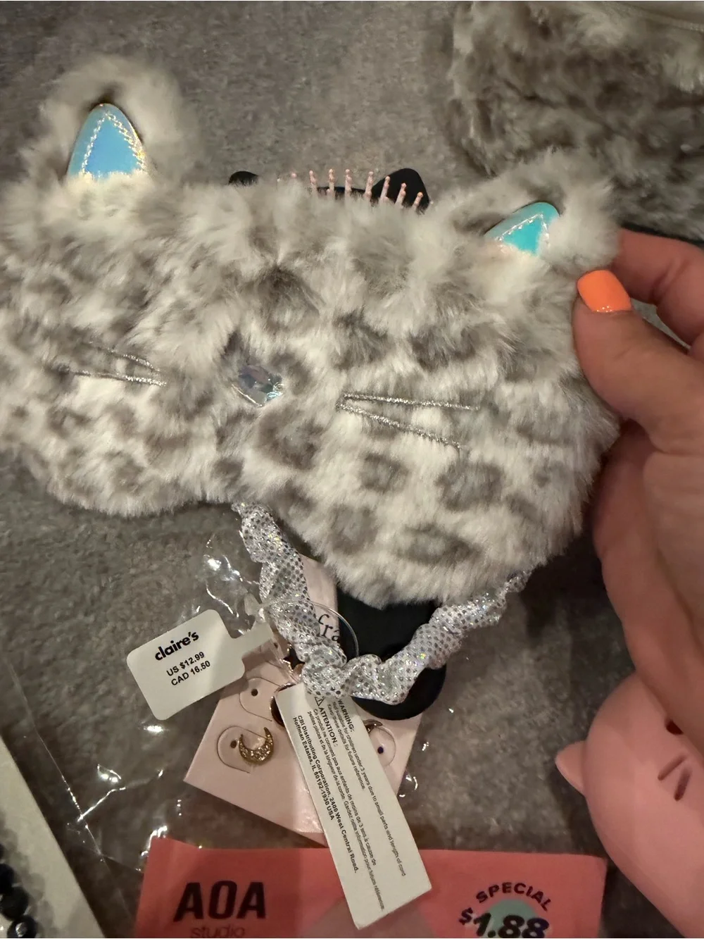 “Cute Cat vs Black Cat” Girl’s Accessory Pack